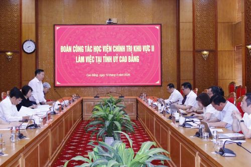 Đoàn công tác Học viện Chính trị khu vực II làm việc tại Cao Bằng