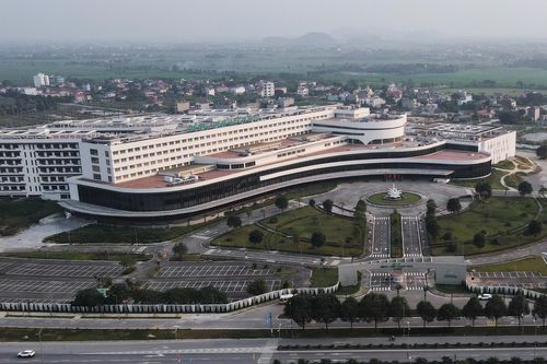 'Cửa đóng then cài' tại BV Bạch Mai và Việt Đức cơ sở 2 sau 4 tháng khánh thành