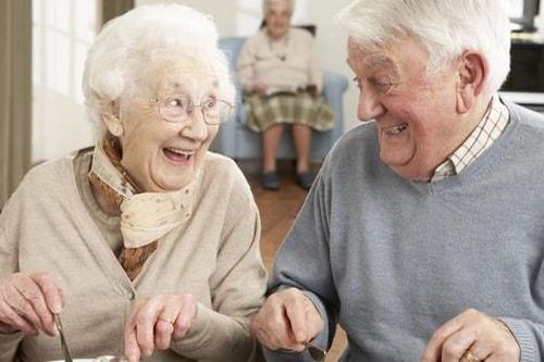Nghịch lý xu hướng suy dinh dưỡng ở người già tại quốc gia giàu có
