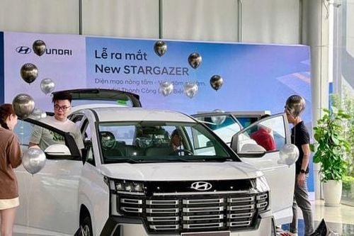 Thị trường ô tô bật tăng mạnh, thông tin chính sách mở đường xe điện tăng tốc