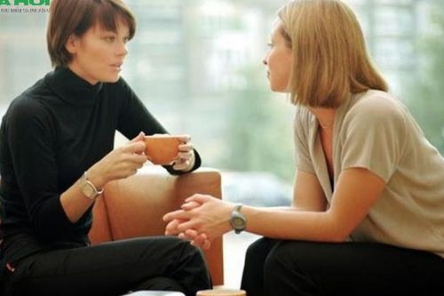 5 thói quen giao tiếp đang âm thầm 'nâng tầm' bạn mà không hề hay biết