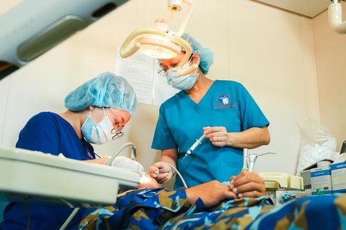 65 y, bác sĩ TPHCM ra Trường Sa chăm sóc sức khỏe cho quân và dân