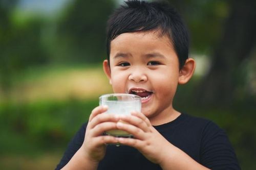 Những sai lầm phổ biến khi chọn sữa cho trẻ nhỏ