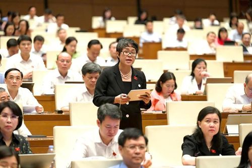 Trẻ em có hai người cùng giới tính nuôi dưỡng hợp pháp được ghi nhận cả hai người đầy đủ trong giấy khai sinh