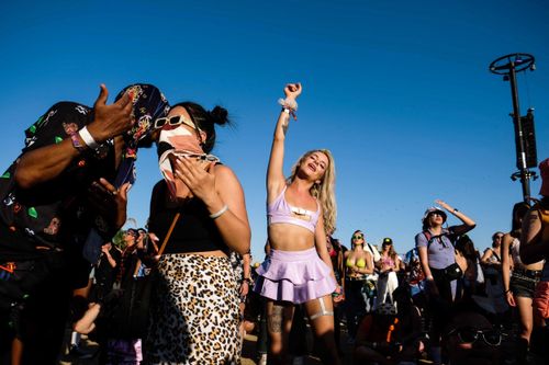 Coachella rơi vào hỗn loạn