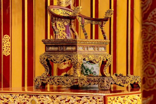 Ngai vàng triều Nguyễn sau một năm bị đập gãy hiện ra sao?