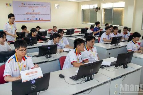 Gần 1.000 thí sinh xuất sắc vào chung kết Kỳ thi Olympic Tin học miền trung-Tây Nguyên