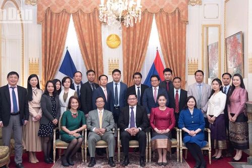 Đại sứ quán Việt Nam tại Pháp chúc Tết Bunpimay của Lào