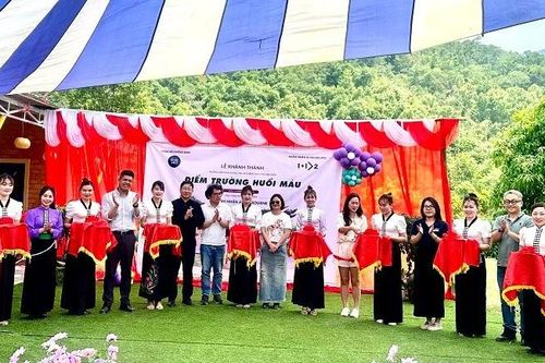 Khánh thành, đưa điểm trường Huổi Máu vào sử dụng