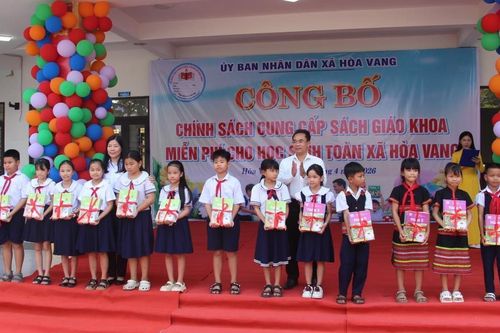 Xã Hòa Vang cung cấp sách giáo khoa miễn phí cho gần 7.000 học sinh