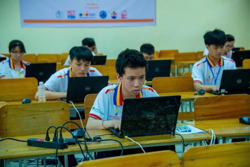 Khai mạc Vòng chung kết Olympic Tin học miền Trung – Tây Nguyên lần thứ VII