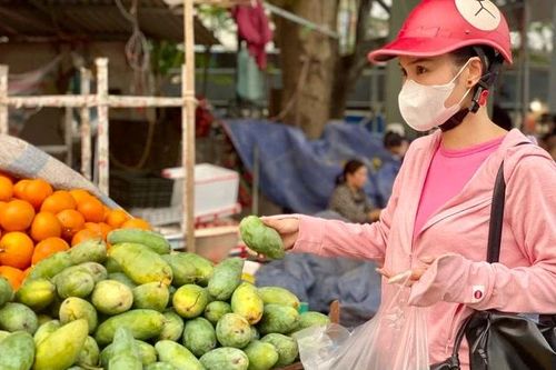 Xoài hạt lép giá rẻ tràn chợ Hà Nội: Đặc sản miền Tây hay 'đội lốt'?