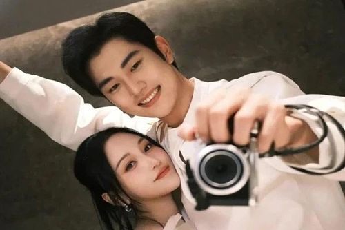 Từ chuyện Kim Sa, vì sao tình yêu lệch tuổi trong showbiz gây tranh luận?