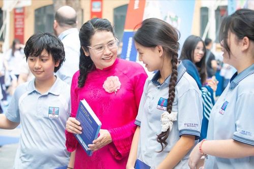 Khi AI có thể trả lời gần như mọi câu hỏi, vì sao học sinh vẫn cần đọc sách?