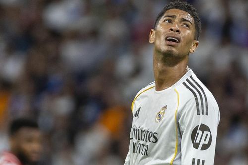 Real Madrid 'dâng' La Liga cho Barca: Bất an đấu Bayern Munich