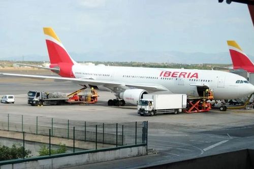 Các chuyến bay quốc tế dần được nối lại tại Venezuela
