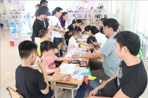 Tạo sân chơi cho trẻ khuyết tật hòa đồng với xã hội