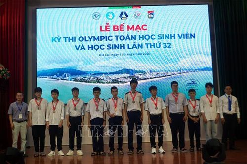 306 giải chính thức được trao tại Olympic Toán học sinh viên toàn quốc lần thứ 32