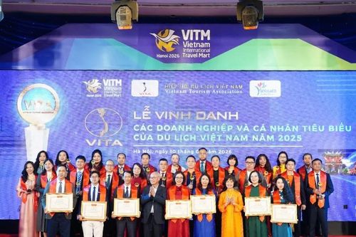Vinh danh 220 cá nhân và doanh nghiệp du lịch Việt Nam tiêu biểu