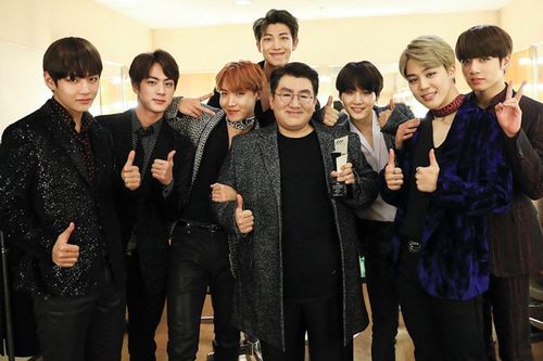 Bang Si Hyuk bị phản đối vì can thiệp sâu vào concert của BTS