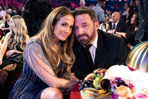 Ben Affleck tặng biệt thự 60 triệu USD cho Jennifer Lopez sau ly hôn?
