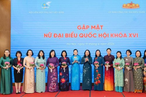 Những hình ảnh đẹp tại cuộc Gặp mặt các nữ đại biểu Quốc hội khóa XVI