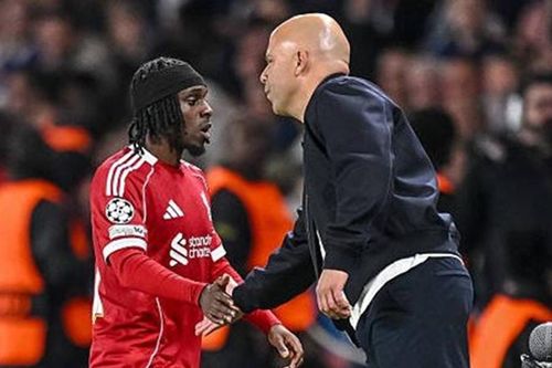 Arne Slot và tháng sinh tử tại Liverpool: Tìm lối thoát giữa cơn khủng hoảng nhân sự