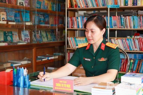 Nữ quân nhân giỏi việc nước, đảm việc nhà