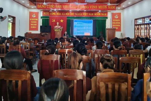 Trang bị kiến thức an toàn thực phẩm cho phụ nữ xã Phù Mỹ Đông và xã Đề Gi