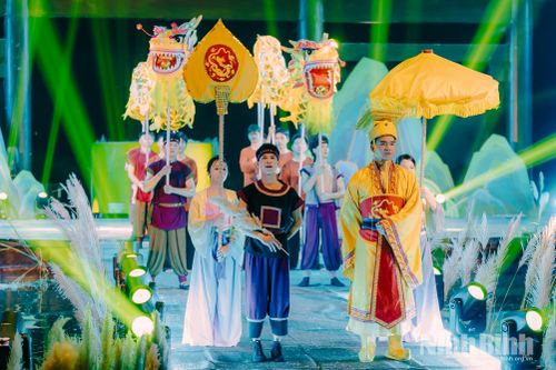 Show thực cảnh 'Anh hùng cờ lau' tái hiện hào khí lịch sử dân tộc