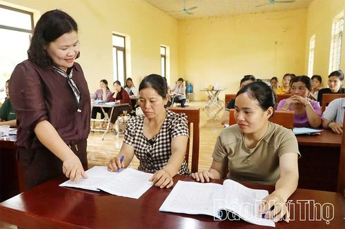 Trao sinh kế bền vững cho cộng đồng đặc biệt khó khăn