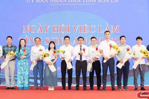 Hơn 1.500 người tham gia Ngày hội việc làm tỉnh Sơn La năm 2026