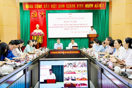 Khen thưởng 108 tập thể, cá nhân tiêu biểu trong công tác bầu cử