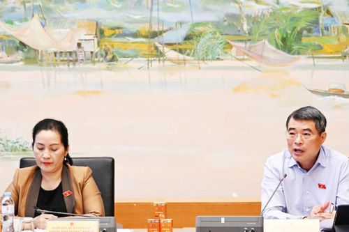 Từ kể chuyện đến tăng trưởng 2 con số