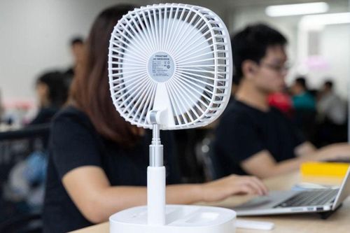 Mua quạt tích điện mùa hè biết 5 điều này để chọn được đồ tốt, giá rẻ