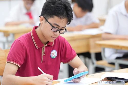 400 học sinh tham dự giải toán trên máy tính cầm tay cấp thành phố