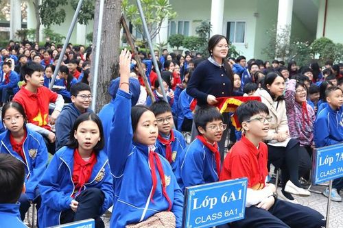 Tuyển sinh đầu cấp và áp lực chín ép