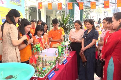 Liên trường trung học cơ sở tổ chức Ngày hội STEM 'Kết nối và sáng tạo'