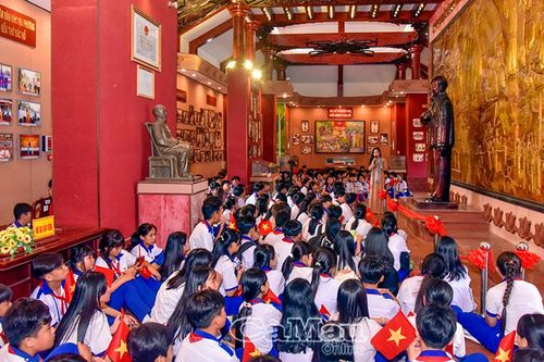 Về nguồn hun đúc lòng yêu nước cho thế hệ trẻ