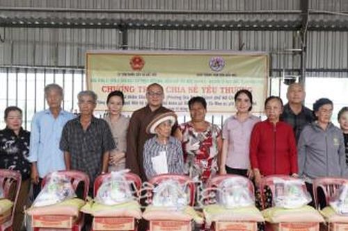 Sẻ chia yêu thương nơi địa đầu cực Nam Tổ quốc