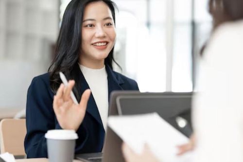 8 thói quen của phụ nữ bản lĩnh: Không cần dựa dẫm vẫn sống rực rỡ