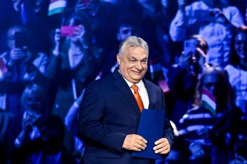 Ngoại trưởng bị nghe trộm và nghi vấn chiến dịch ngầm trước bầu cử Quốc hội Hungary