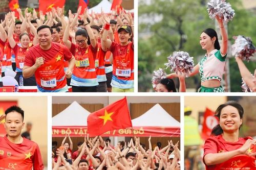 Khoảnh khắc đẹp giải chạy 'Nâng bước trí tuệ' bên hồ Hoàn Kiếm