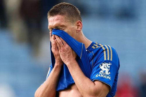 Leicester rơi xuống đáy vực