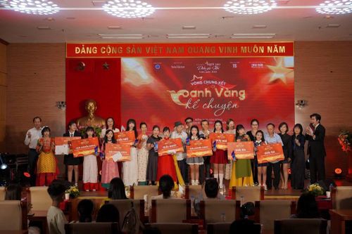 9 thí sinh được trao giải cuộc thi 'Oanh vàng kể chuyện'
