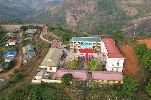 Học sinh Trường phổ thông dân tộc bán trú tiểu học Huổi Lếch có thêm phòng học mới
