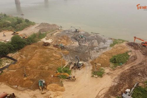 Bãi trung chuyển vật liệu trong đất dự án ở Phú Thượng