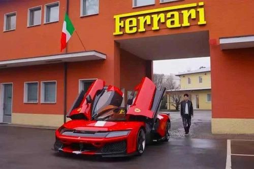 Tận thấy siêu xe Ferrari F80 gần 110 tỷ đồng của 'tay chơi' Lâm Chí Dĩnh