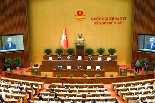 Quốc hội 'chốt' giảm thuế xăng, dầu