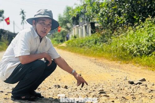 Ám ảnh tuyến đường chi chít 'ổ voi, ổ gà' ở Quảng Ngãi